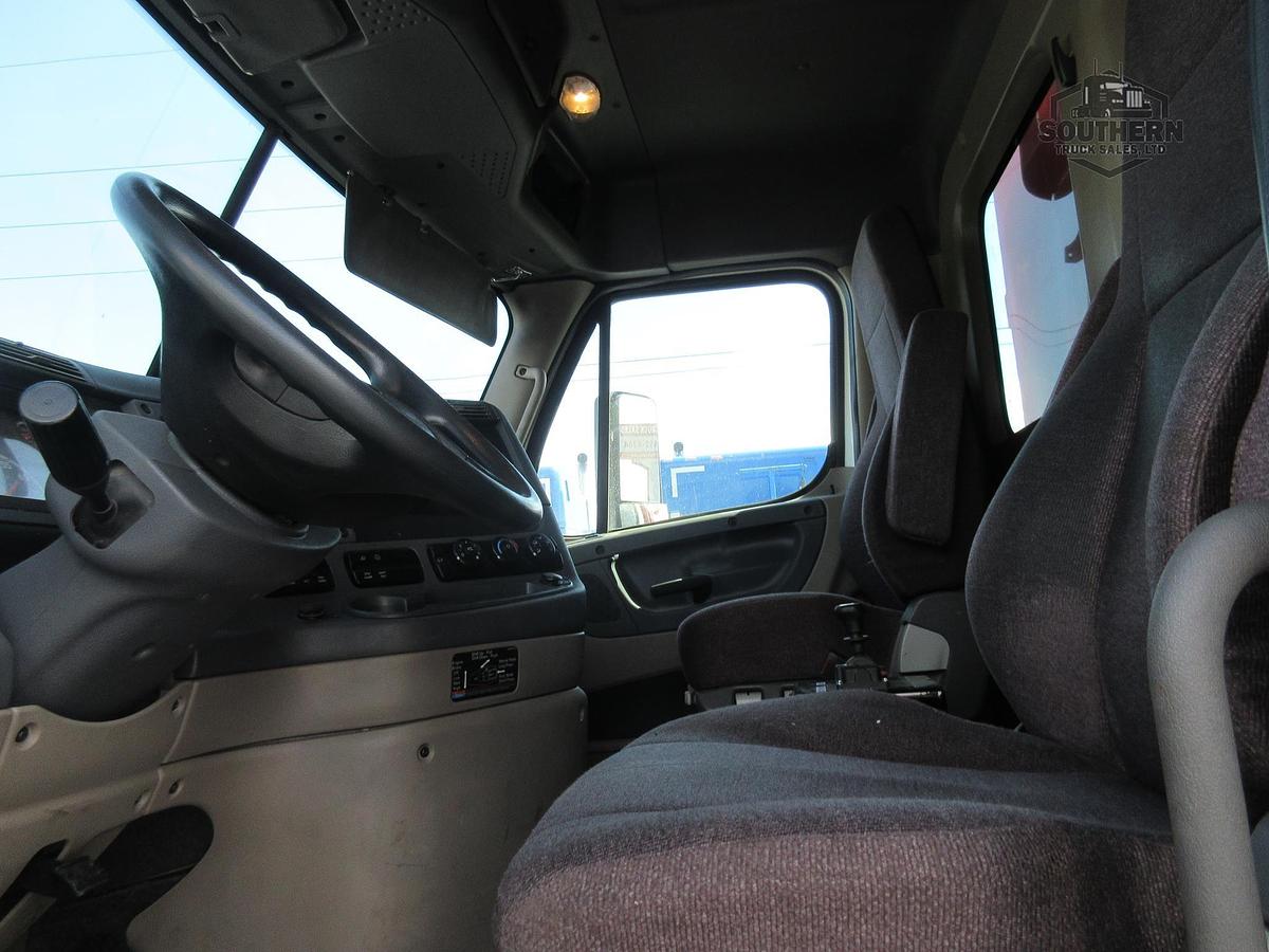 Used 2018 FREIGHTLINER CASCADIA 113