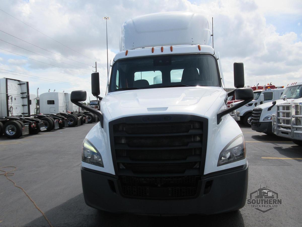 Used 2021 FREIGHTLINER CASCADIA 116