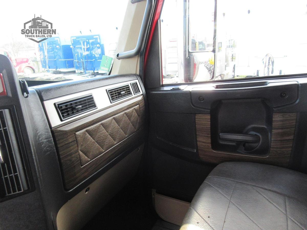 Used 2021 FREIGHTLINER CORONADO 122 SD