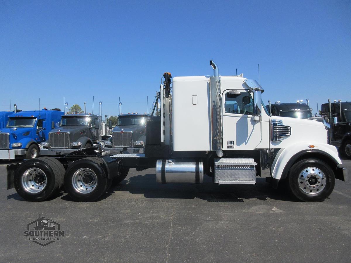 Used 2020 FREIGHTLINER 122SD