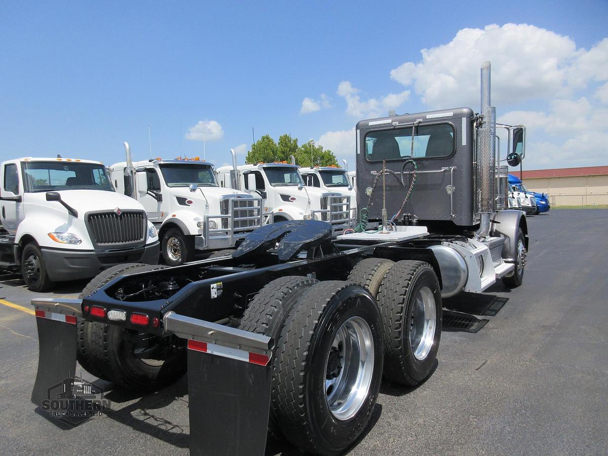 Used 2022 PETERBILT 389