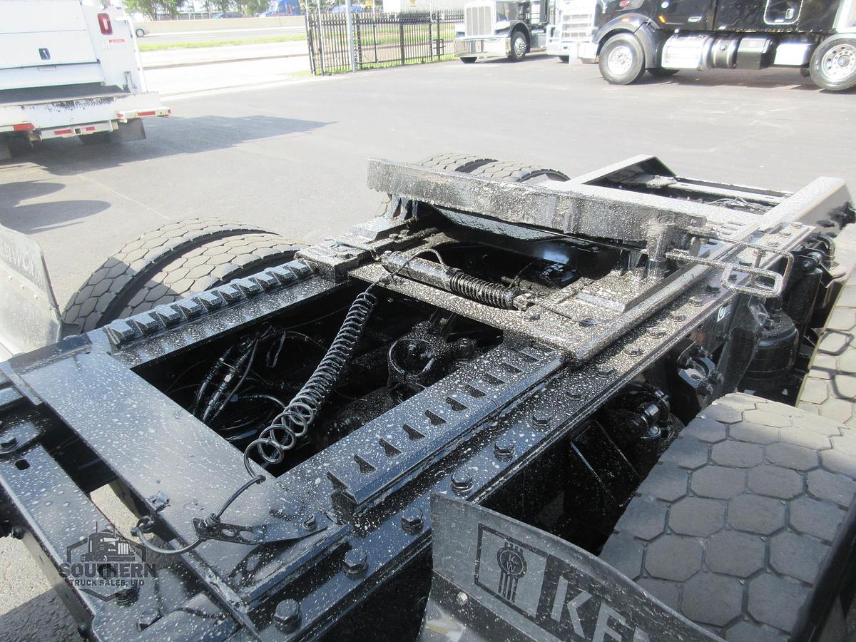 Used 2023 KENWORTH T880