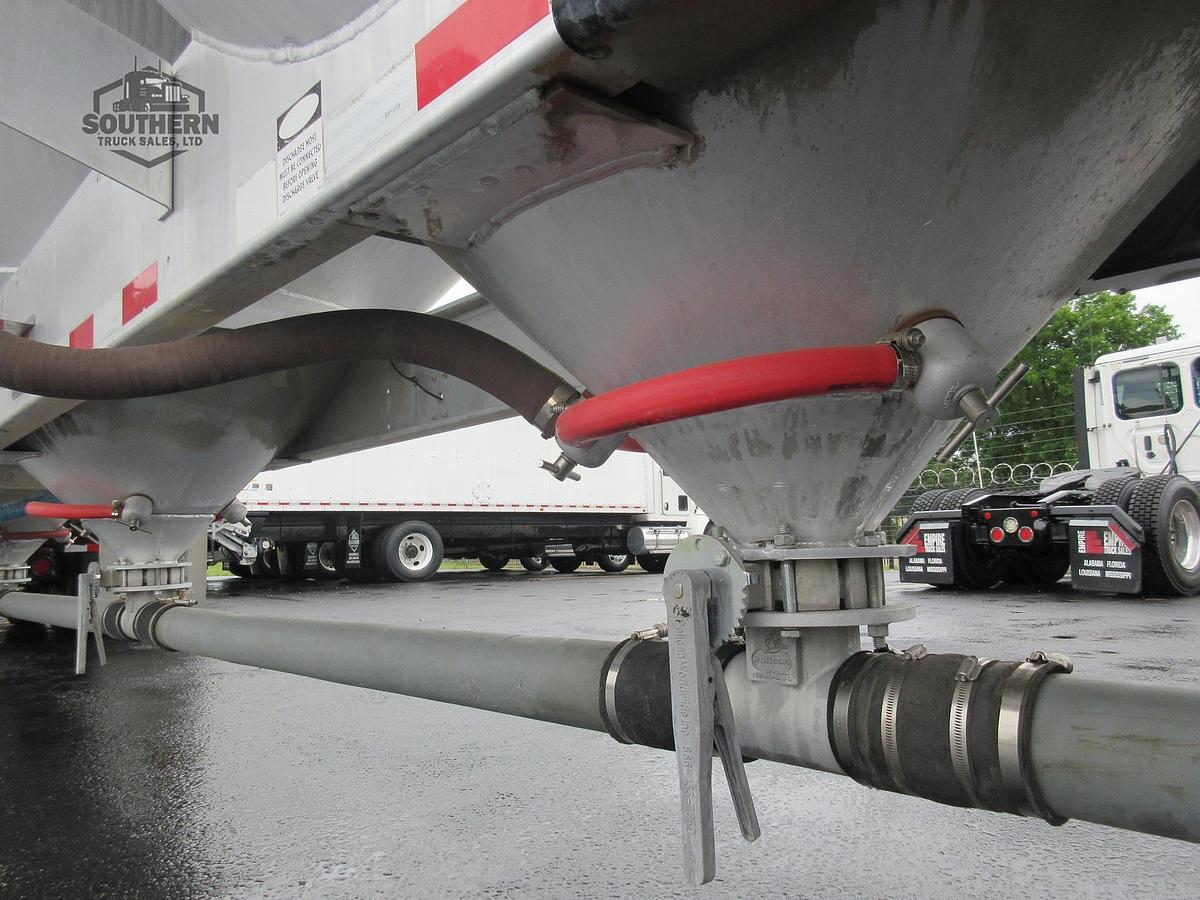 Used 2011 POLAR 42 ft