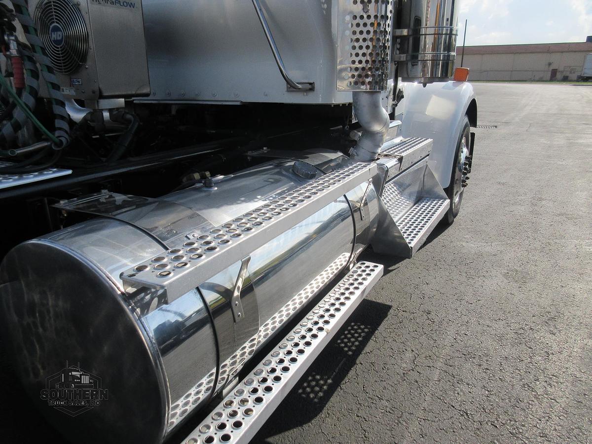Used 2023 KENWORTH W900L
