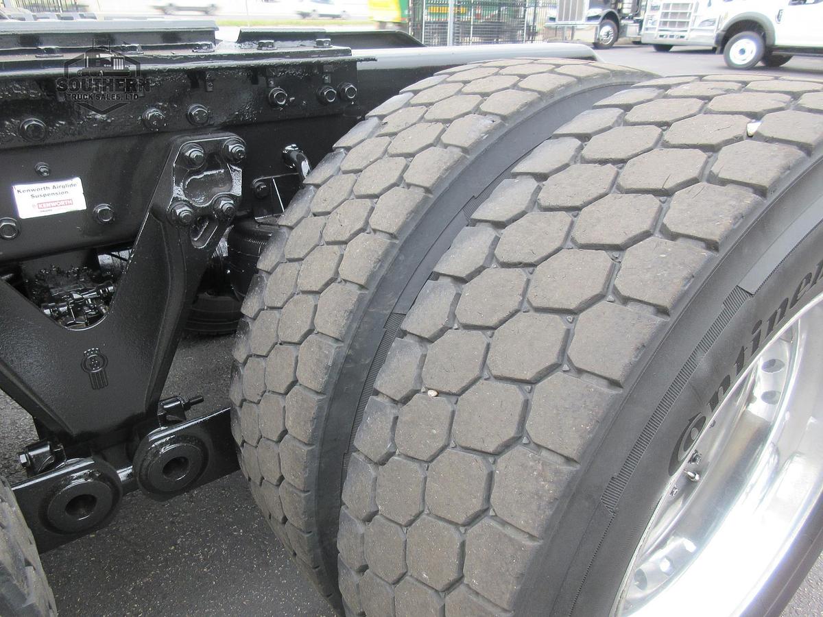Used 2023 KENWORTH T880