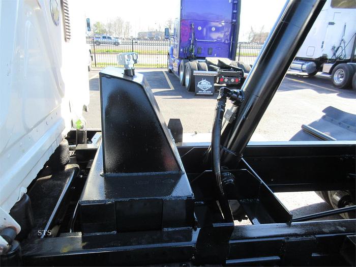 Used 2016 FREIGHTLINER CASCADIA 113