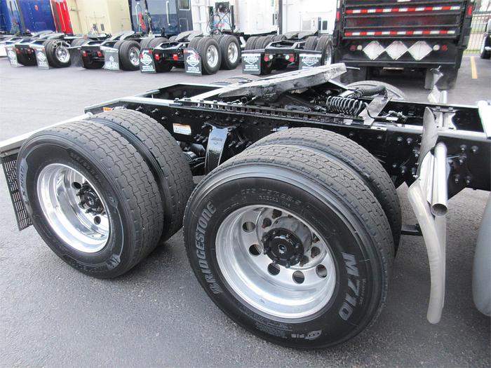 Used 2019 FREIGHTLINER CASCADIA 126