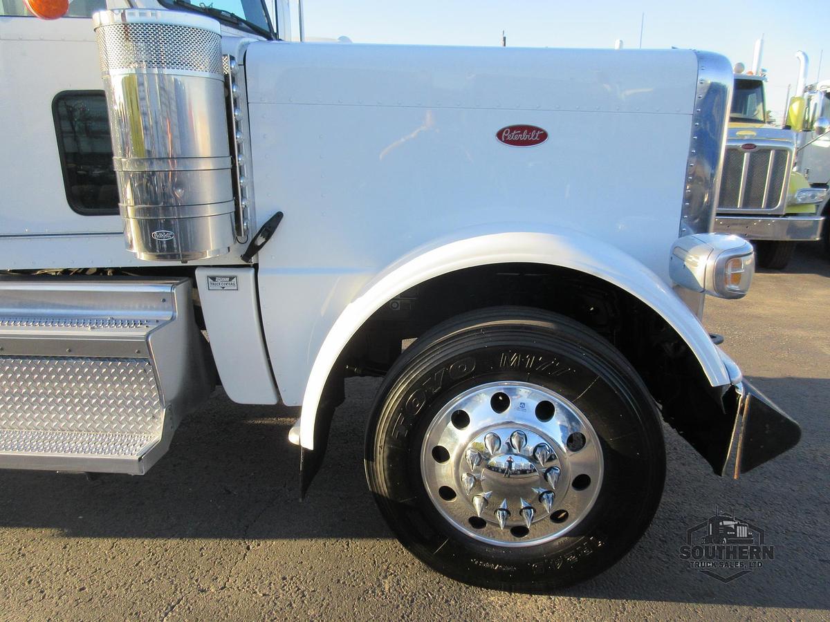 Used 2020 PETERBILT 389