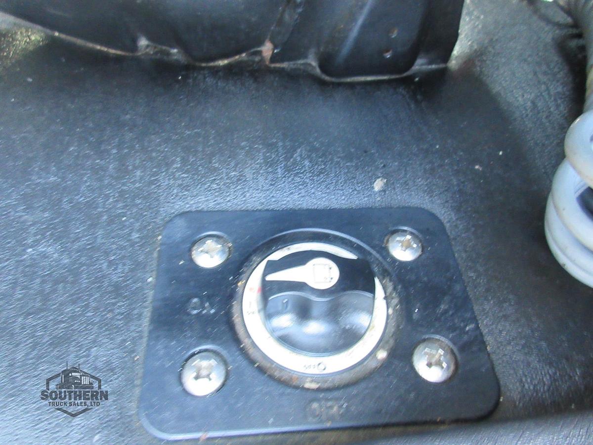 Used 2019 FREIGHTLINER 122SD