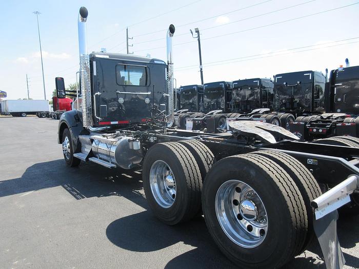 Used 2017 KENWORTH T880