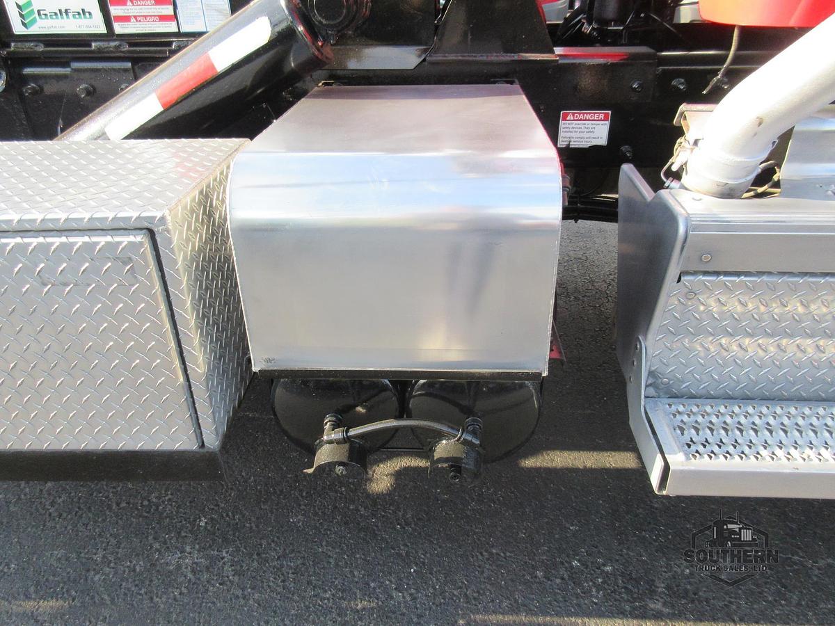 Used 2019 PETERBILT 348