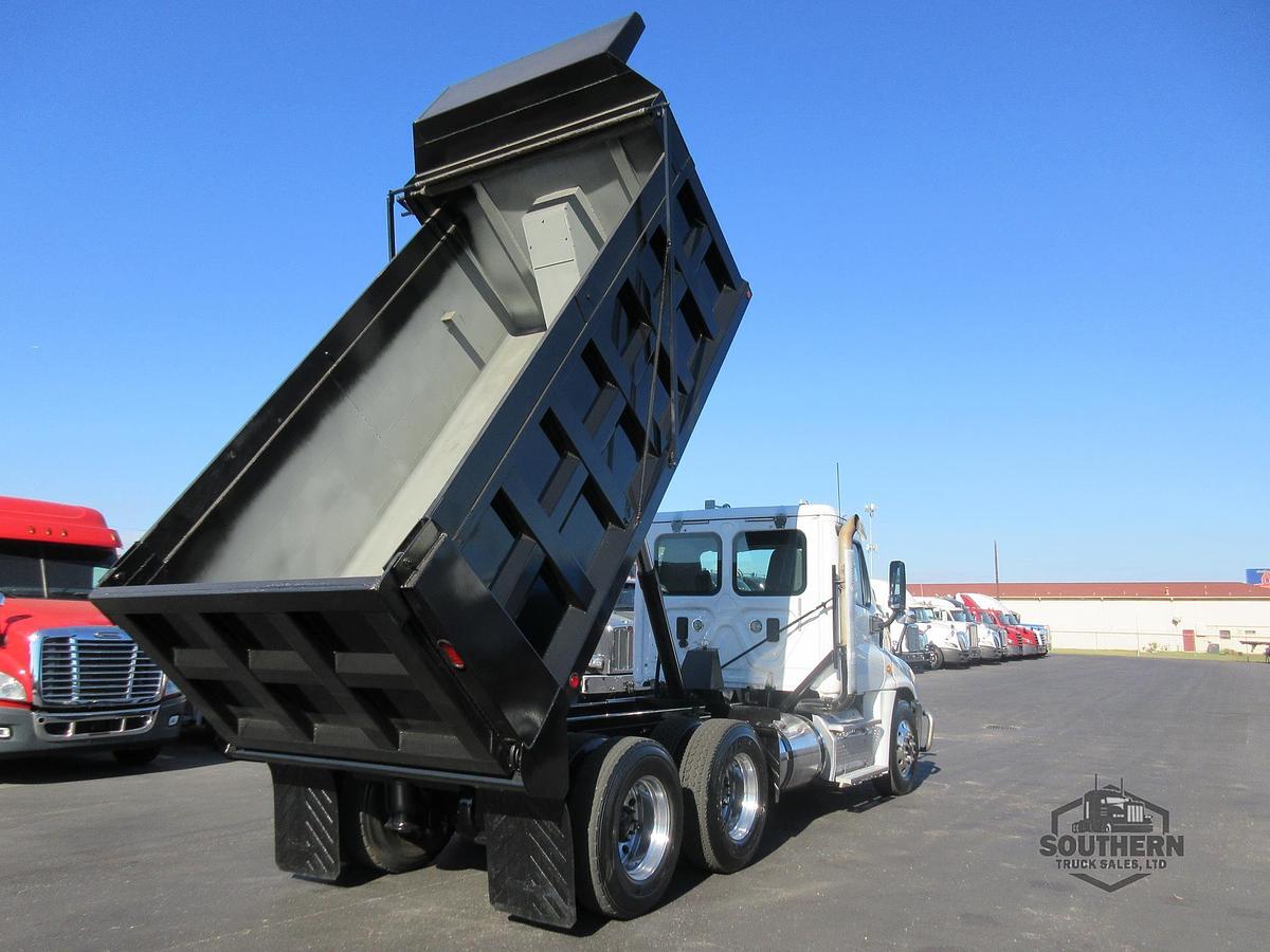 Used 2017 FREIGHTLINER CASCADIA 125