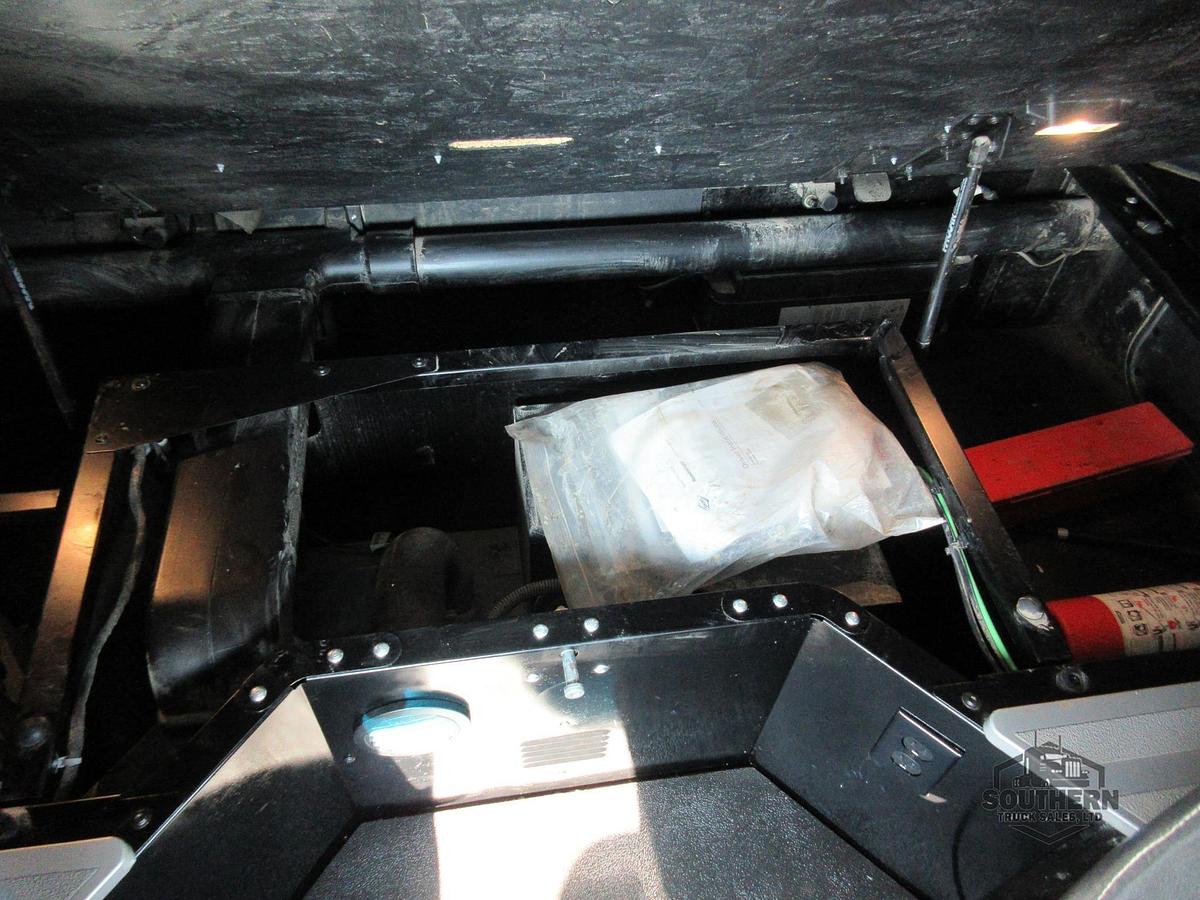 Used 2023 KENWORTH T880