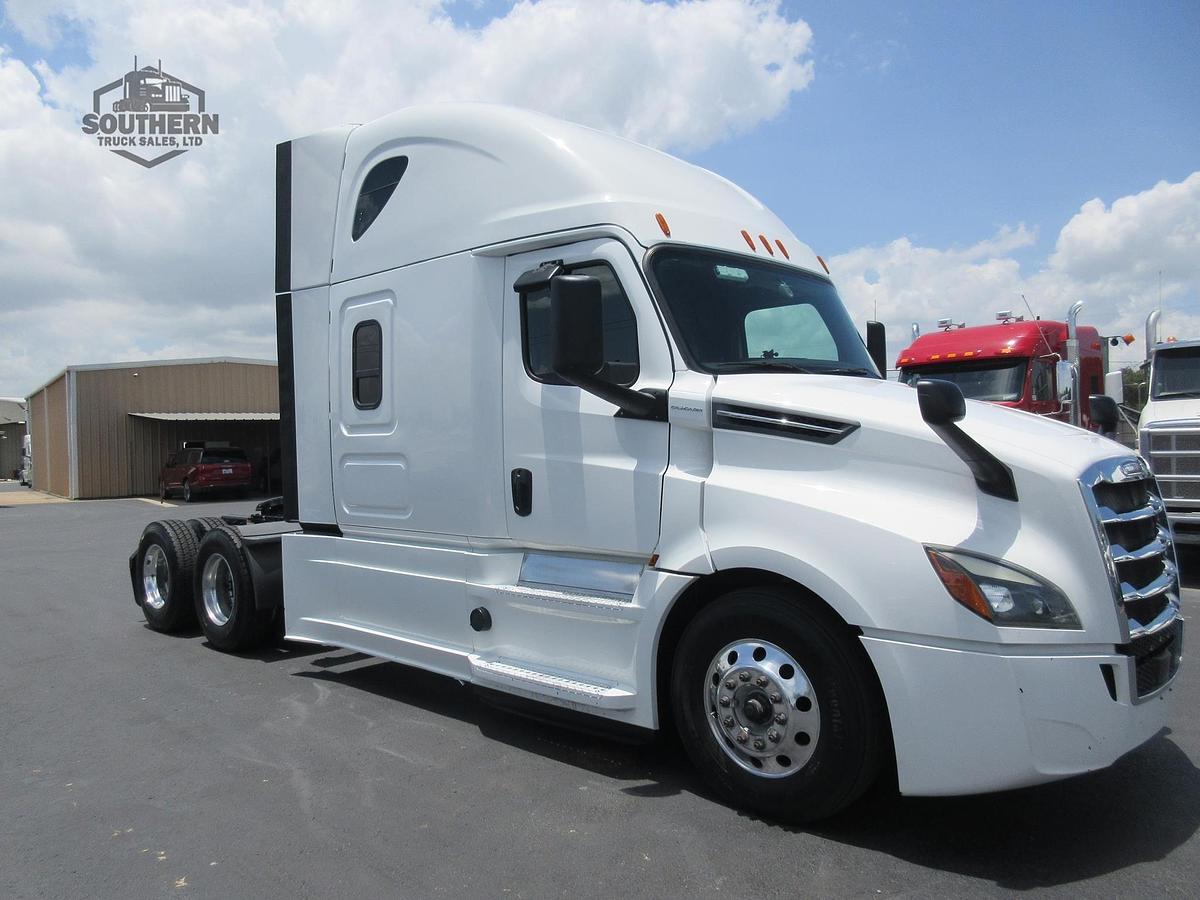 Used 2020 FREIGHTLINER CASCADIA 126