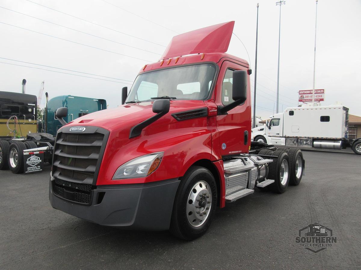 Used 2019 FREIGHTLINER CASCADIA 126