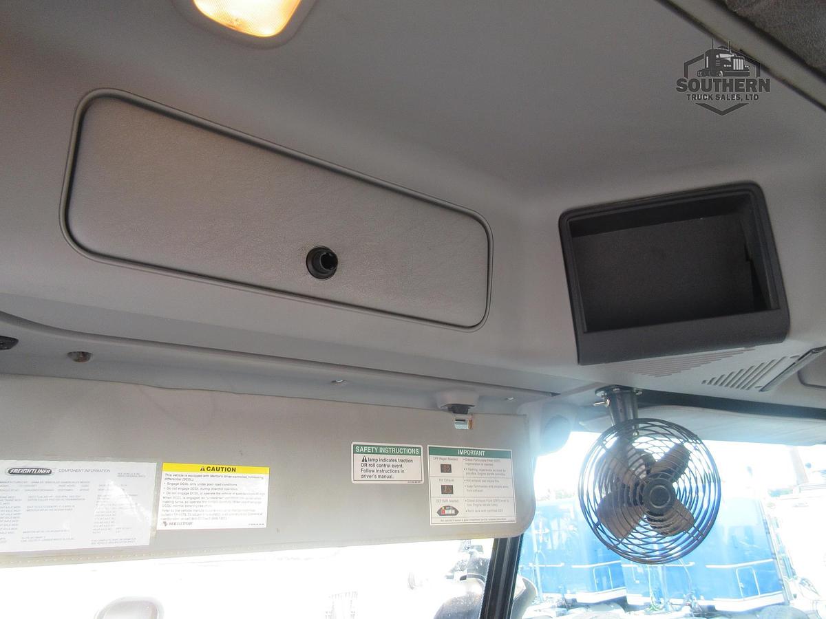 Used 2019 FREIGHTLINER 122SD