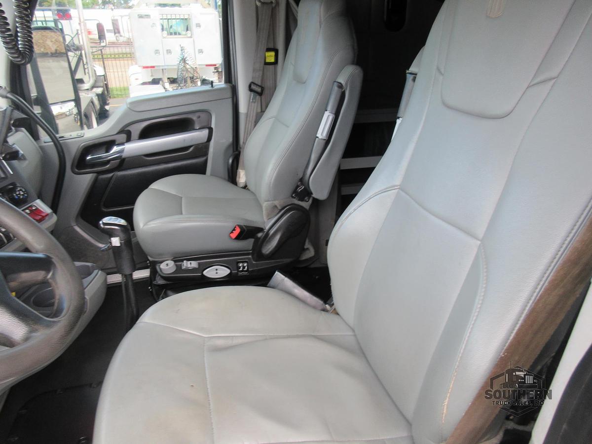 Used 2021 KENWORTH T880