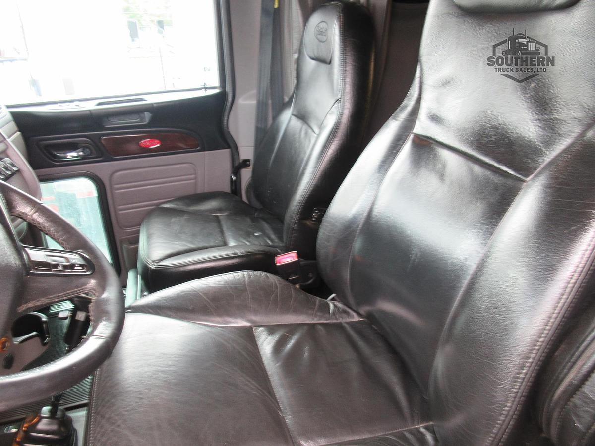 Used 2023 PETERBILT 389