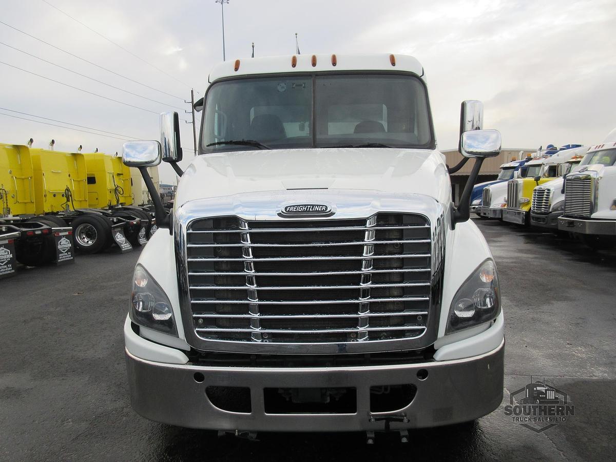 Used 2020 FREIGHTLINER CASCADIA 125
