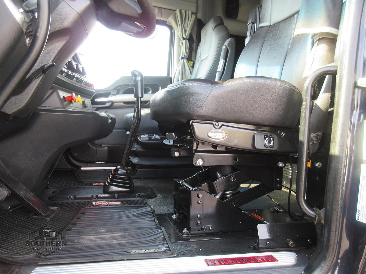 Used 2023 KENWORTH T880