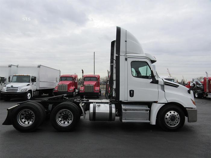 Used 2019 FREIGHTLINER CASCADIA 126