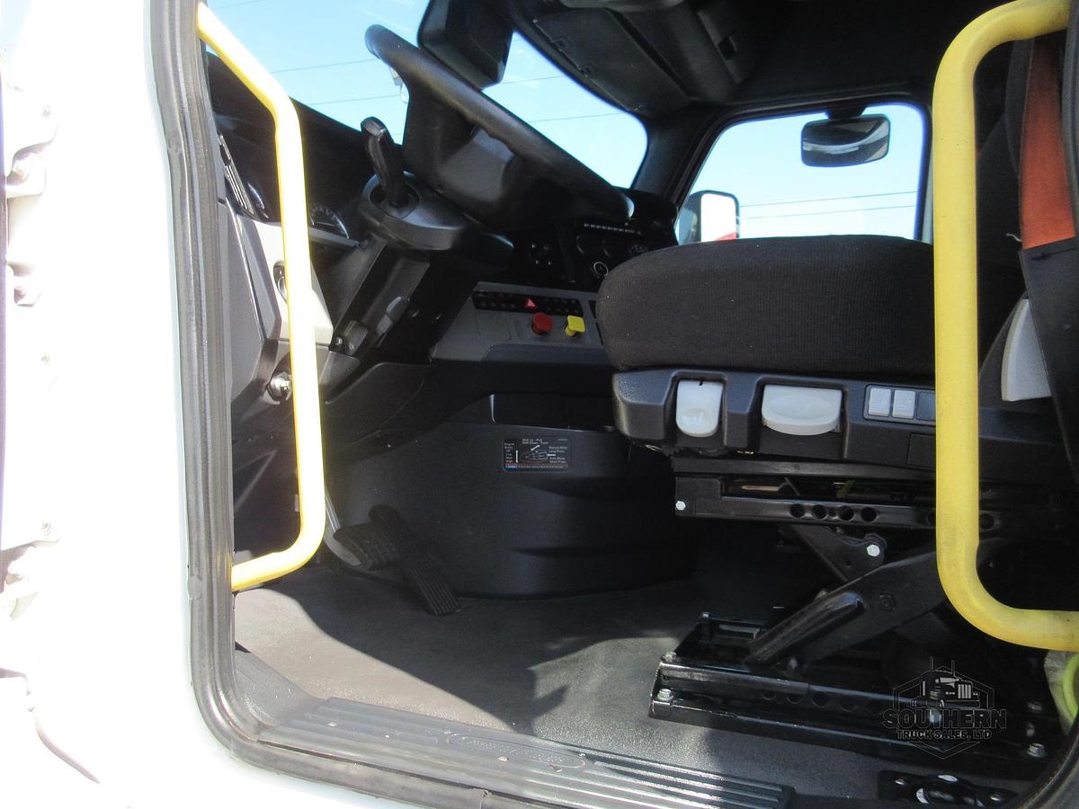 Used 2022 FREIGHTLINER CASCADIA 116