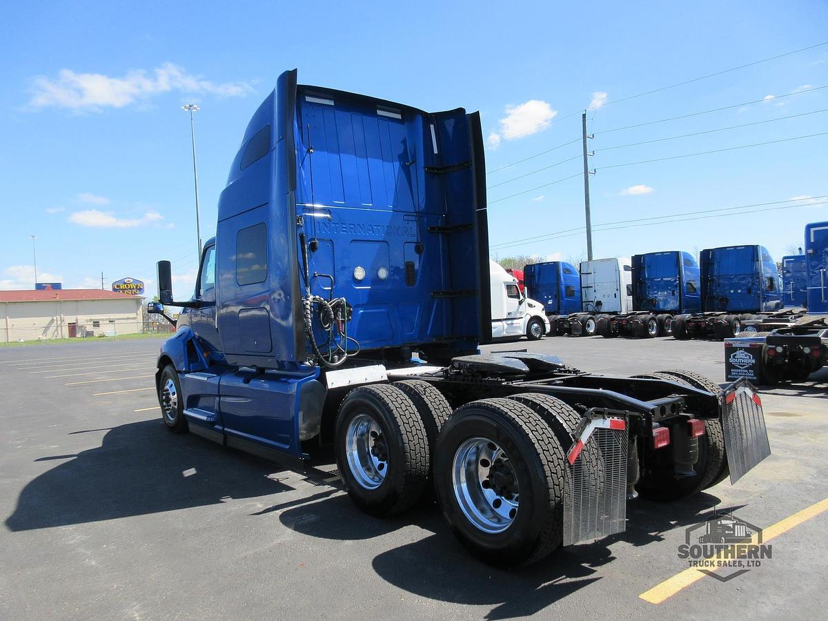 Used 2021 INTERNATIONAL LT