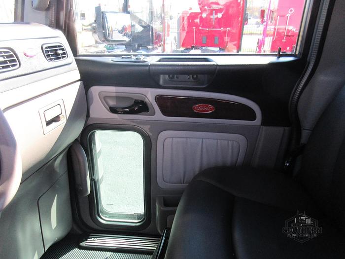 Used 2024 PETERBILT 389