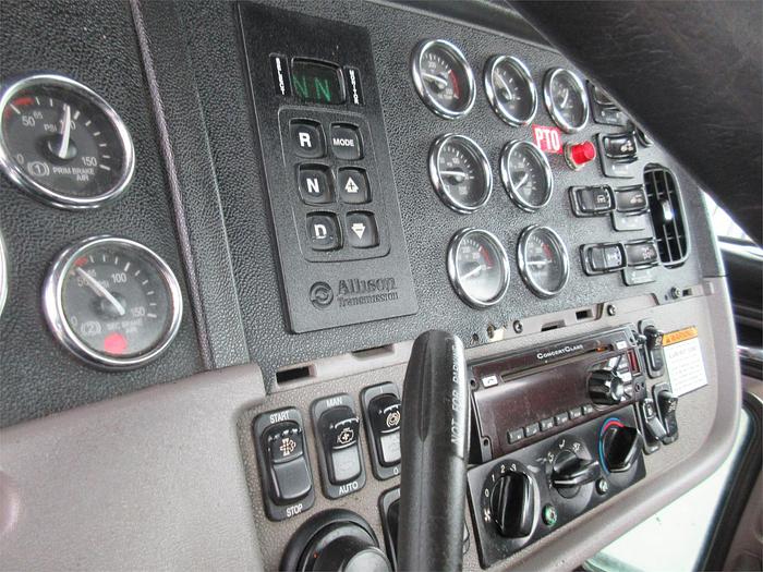 Used 2015 PETERBILT 389