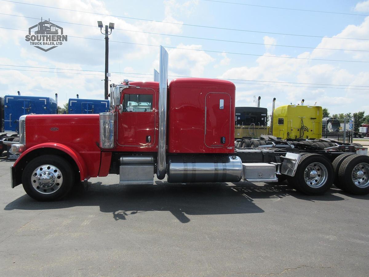 Used 2014 PETERBILT 389