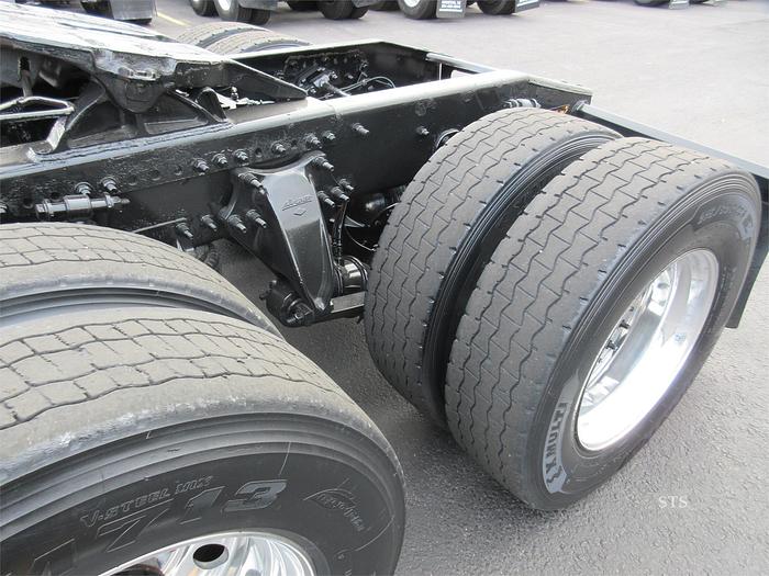 Used 2018 FREIGHTLINER CASCADIA 126