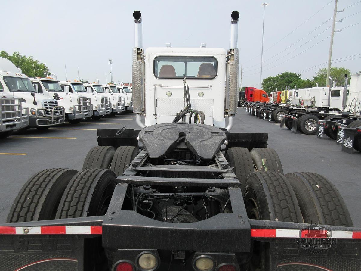 Used 2011 PETERBILT 388