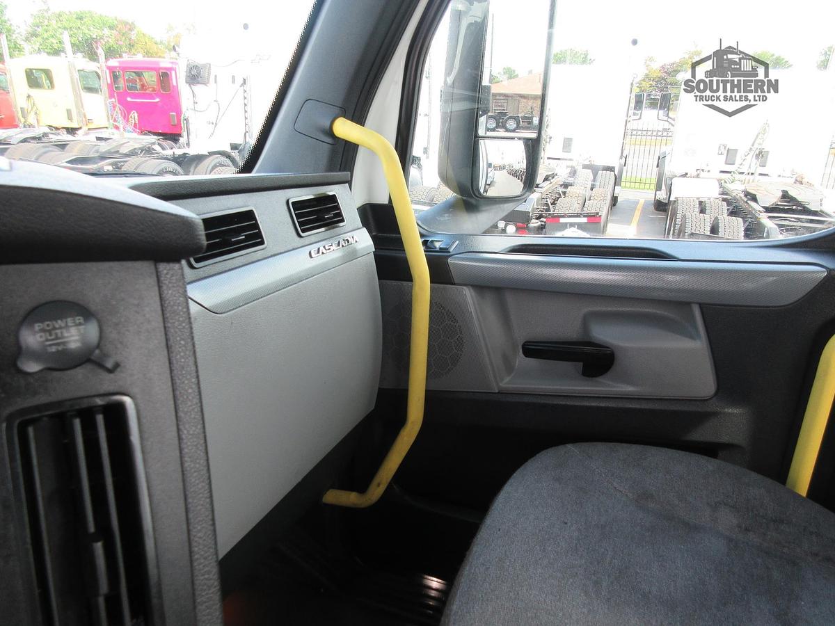 Used 2021 FREIGHTLINER CASCADIA 116