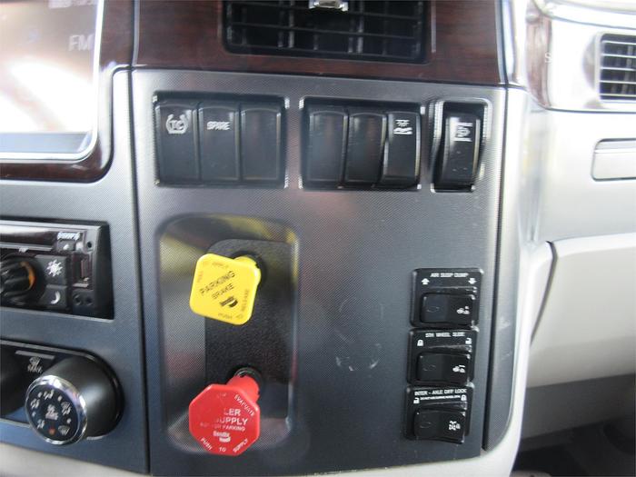 Used 2018 PETERBILT 579