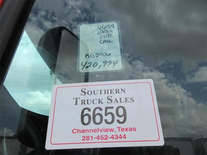 Used 2019 FREIGHTLINER CASCADIA 126