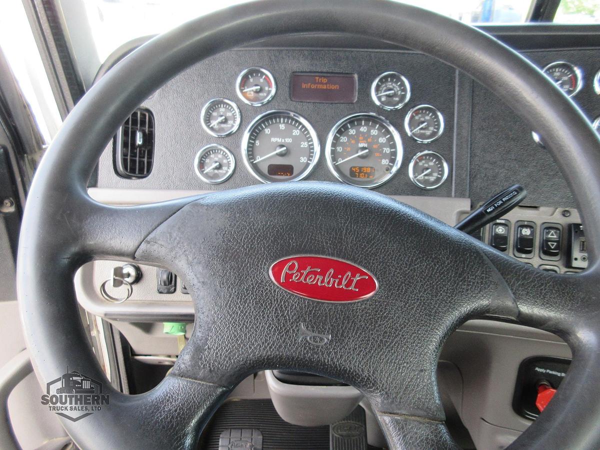 Used 2022 PETERBILT 389