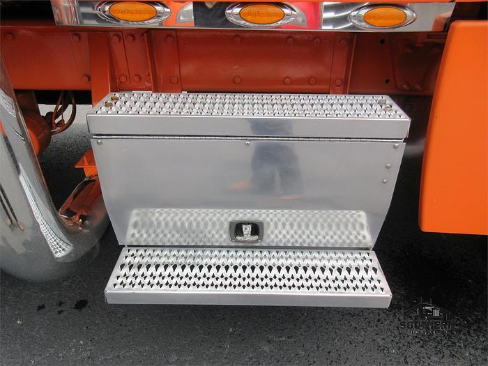 Used 2018 PETERBILT 567