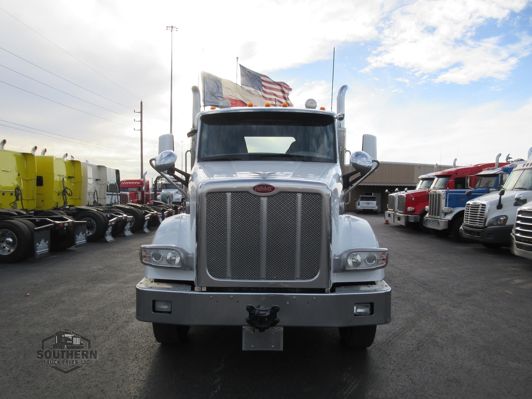 Used 2020 PETERBILT 567