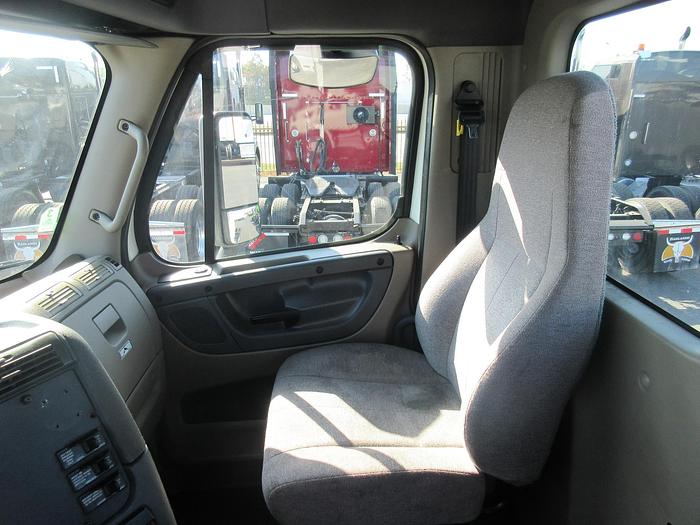Used 2017 FREIGHTLINER CASCADIA 113