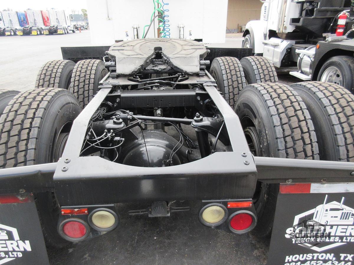 Used 2016 PETERBILT 389