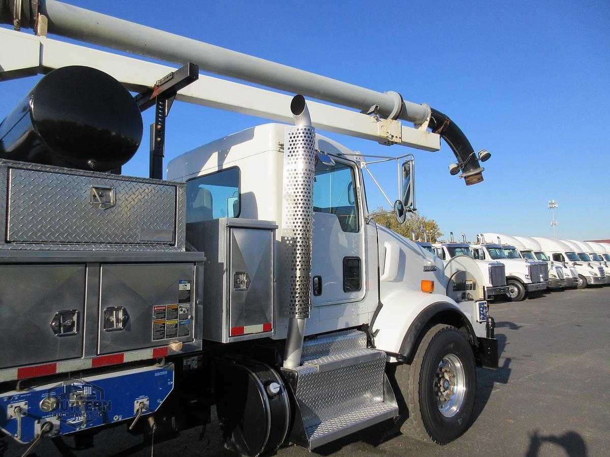 Used 2013 KENWORTH T800