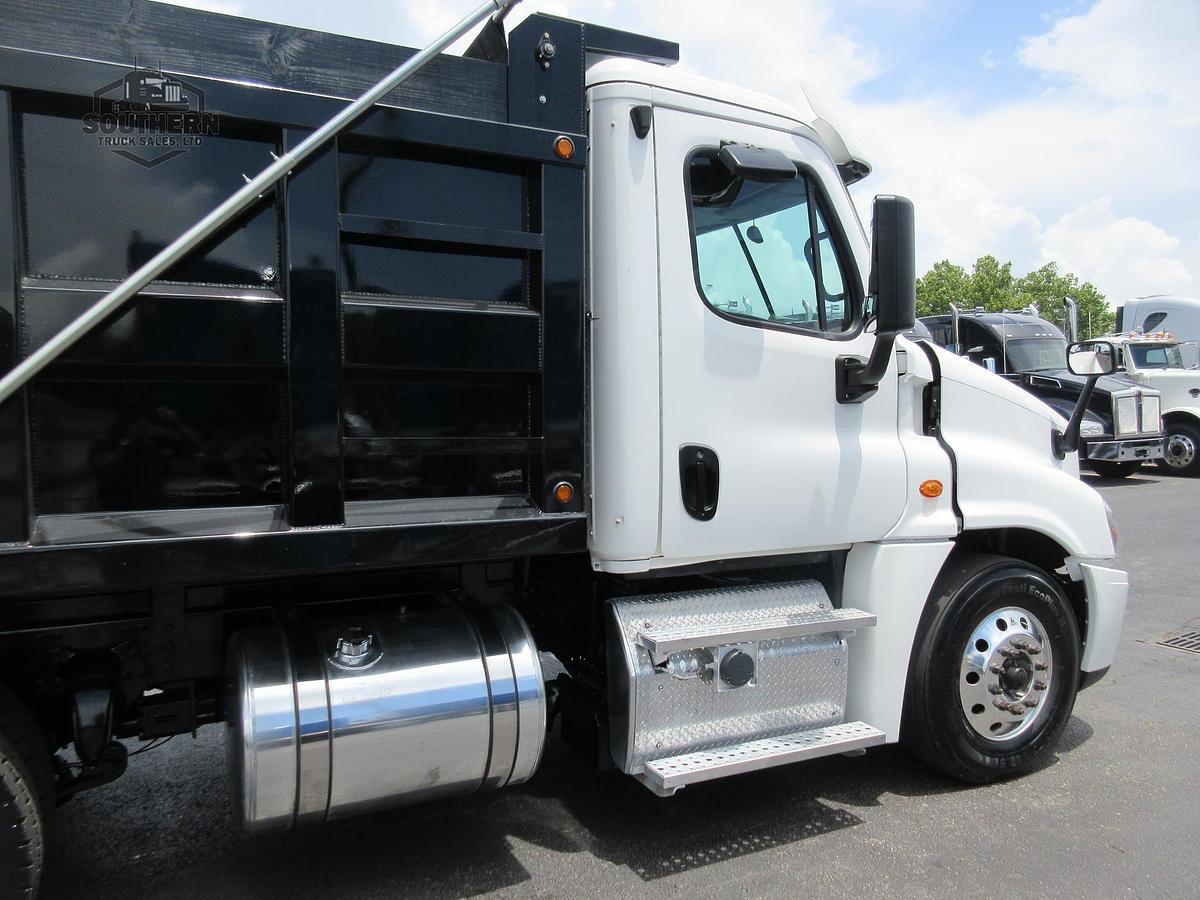 Used 2018 FREIGHTLINER CASCADIA 125