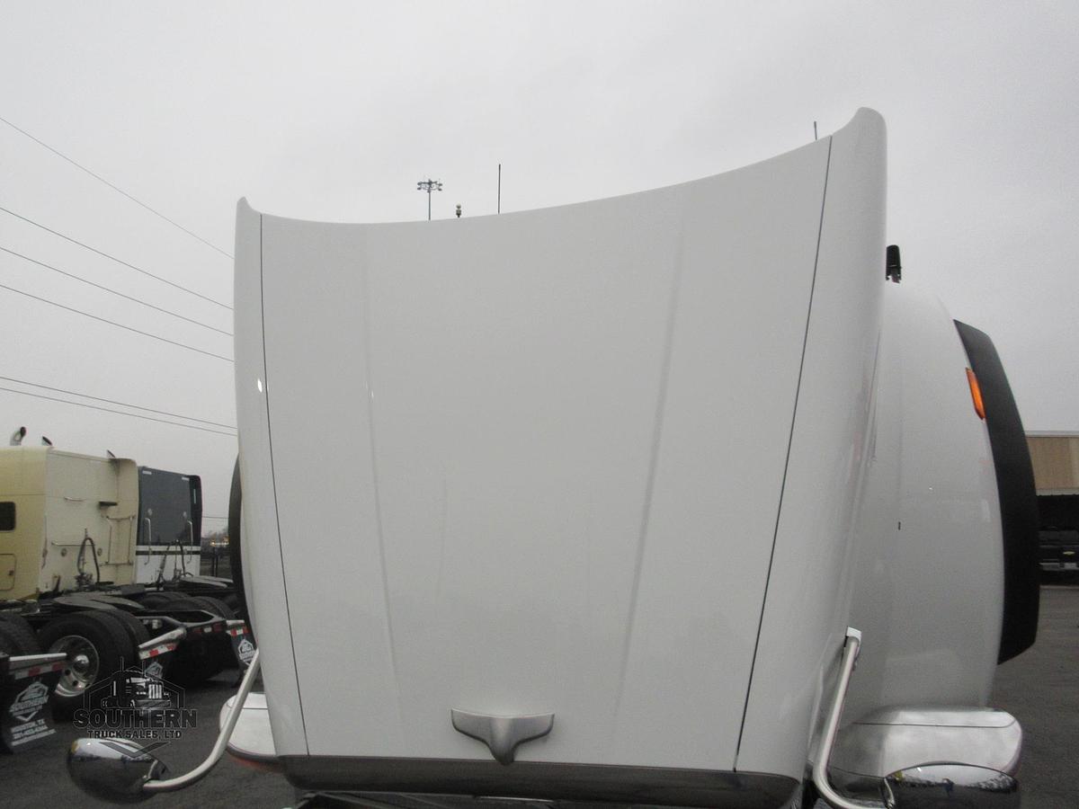 Used 2021 PETERBILT 567