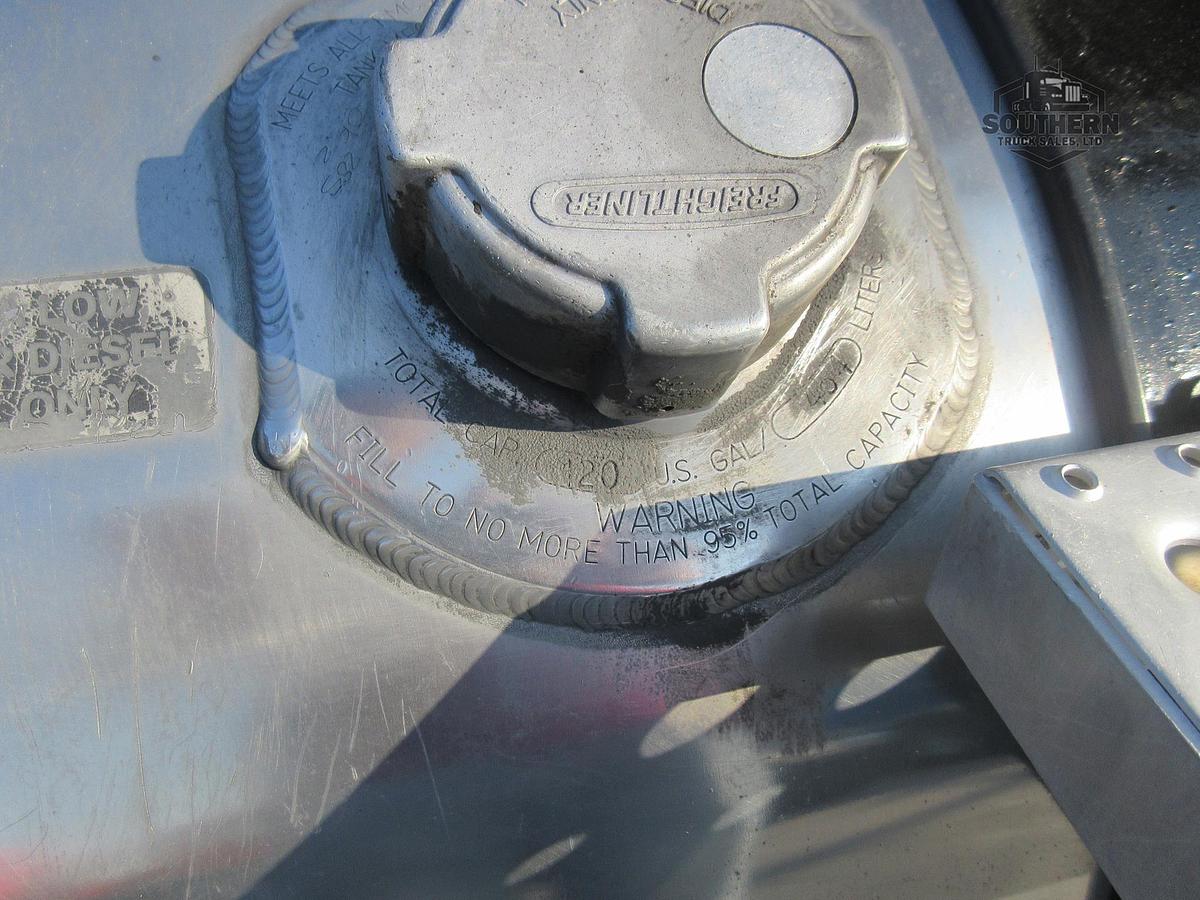 Used 2018 FREIGHTLINER 122SD