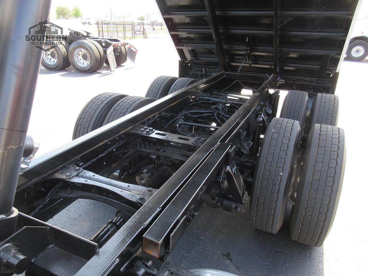 Used 2019 FREIGHTLINER CASCADIA 126