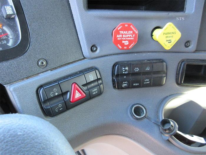 Used 2016 FREIGHTLINER CASCADIA 113