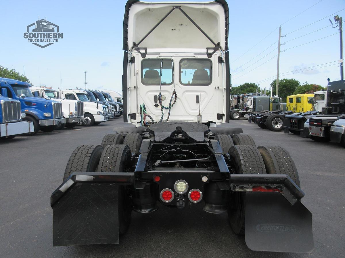 Used 2019 FREIGHTLINER CASCADIA 125