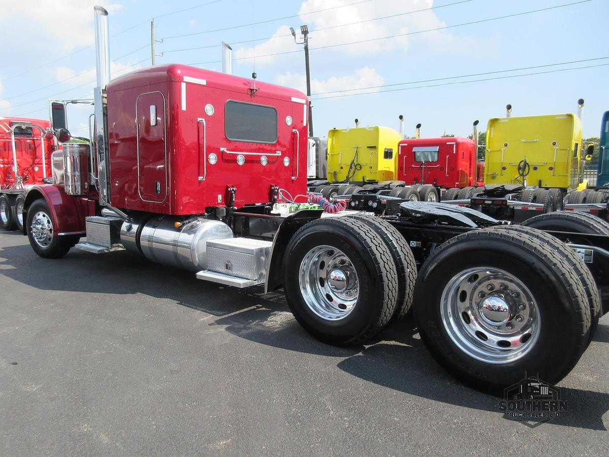 Used 2021 PETERBILT 389