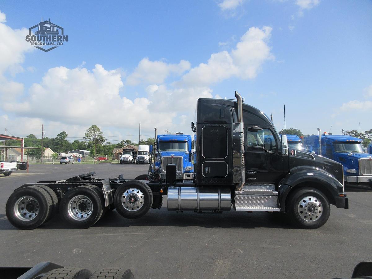 Used 2023 KENWORTH T880