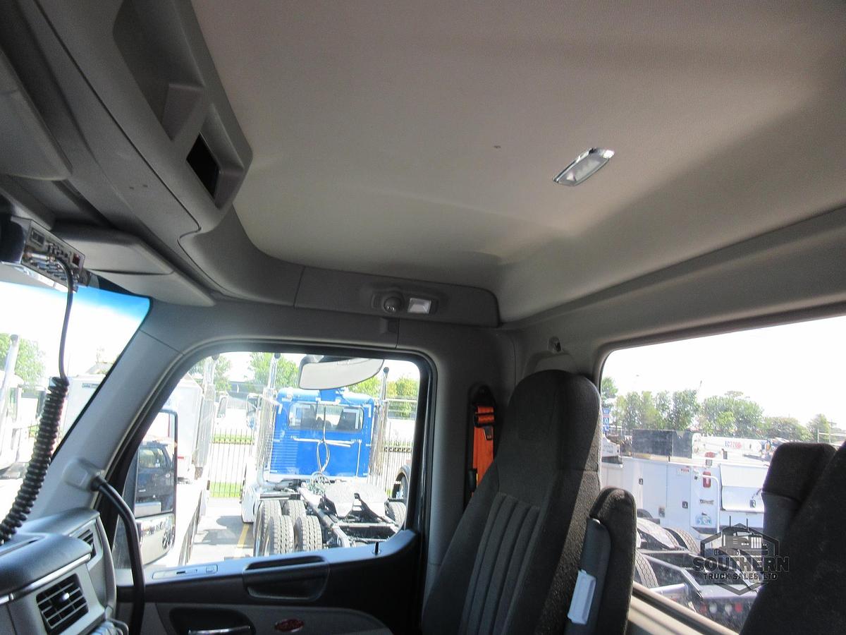 Used 2025 PETERBILT 567